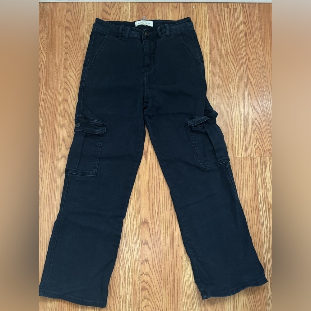 Women's Black cargo  Jeans - Picture 2 of 7